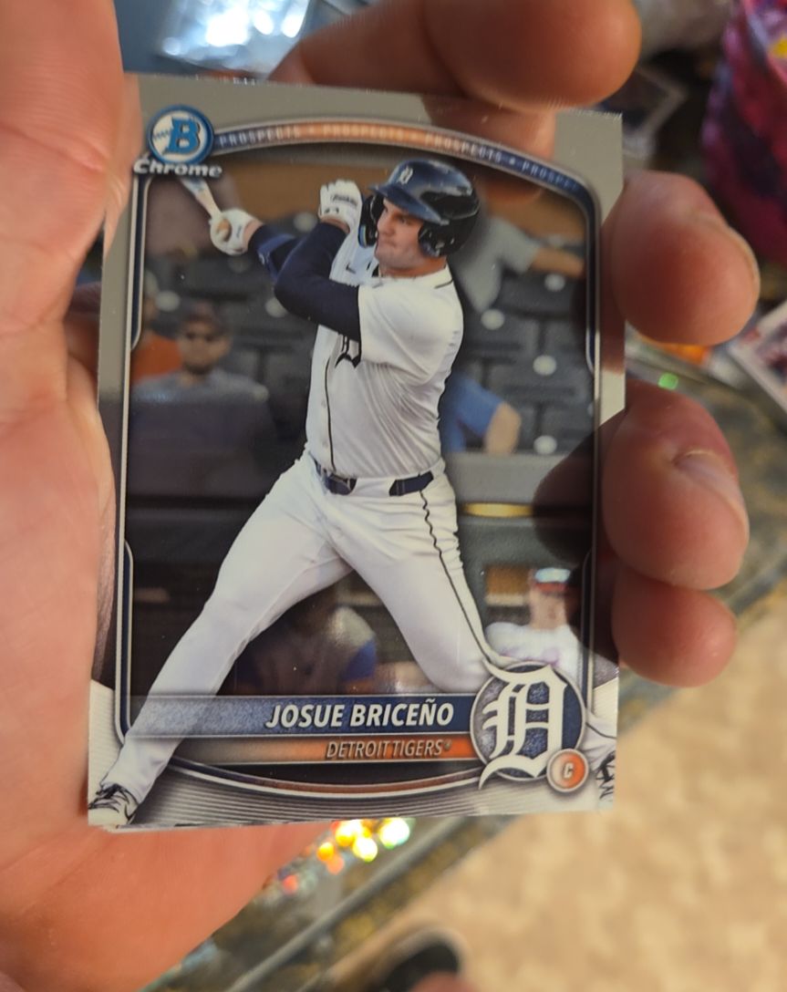 2025 Bowman Chrome Prospects #BCP-13 Josue Briceño — front