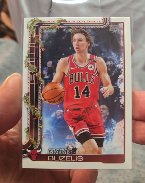 2025-26 Topps Holiday #H30 Matas Buzelis — front
