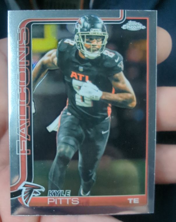 2025 Topps Chrome #14 Kyle Pitts — front