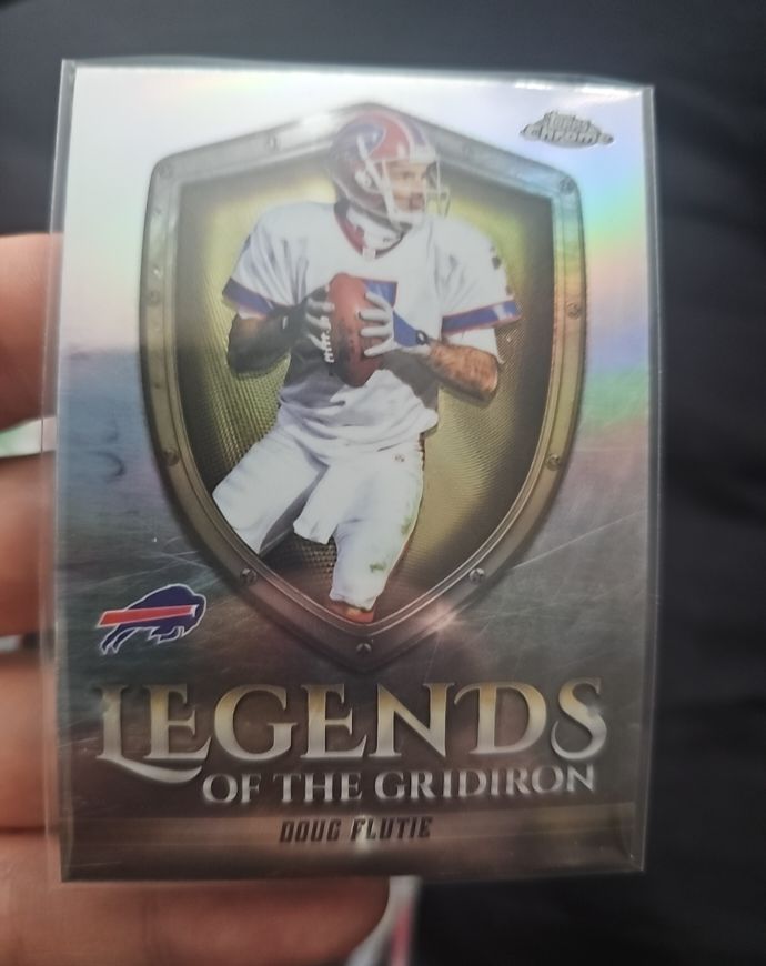 2025 Topps Chrome #LOG-3 Doug Flutie Legends of the Gridiron Refractor — front
