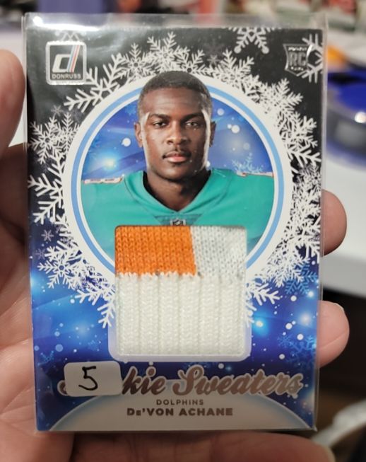 2023 Donruss Rookie Holiday Sweaters #HS-DAC De'Von Achane — front