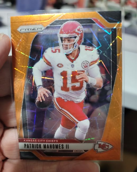 2024 Panini Prizm #138 Patrick Mahomes II Orange Lazer Prizm Kansas City Chiefs — front
