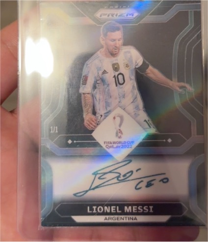 2022 Panini Prizm World Cup #10 Lionel Messi — front