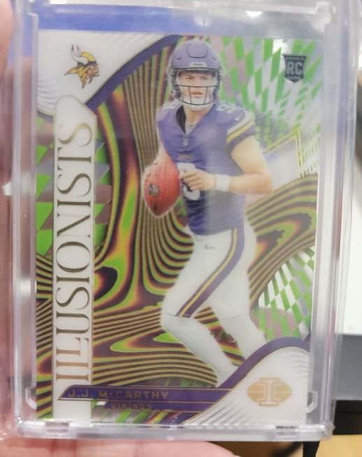 2024 Panini Illusions Illusionists #8 J.J. McCarthy — front