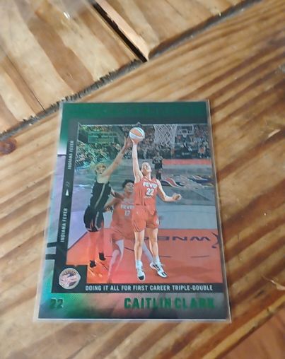 2025 Panini Caitlin Clark Chronicled #22 Cashing In — front