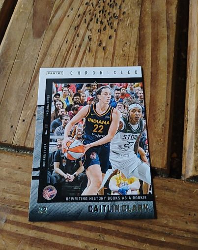2025 Panini Caitlin Clark Chronicled #8 Indiana Fever — front