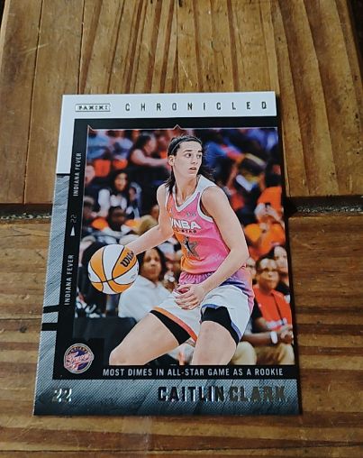 2025 Panini Caitlin Clark Chronicled #7 — front