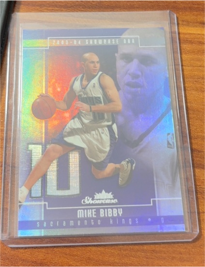 2003-04 Fleer Showcase #75 Mike Bibby — front