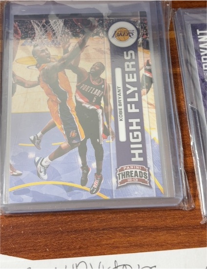 2012-13 Panini Threads #25 Kobe Bryant High Flyers — front