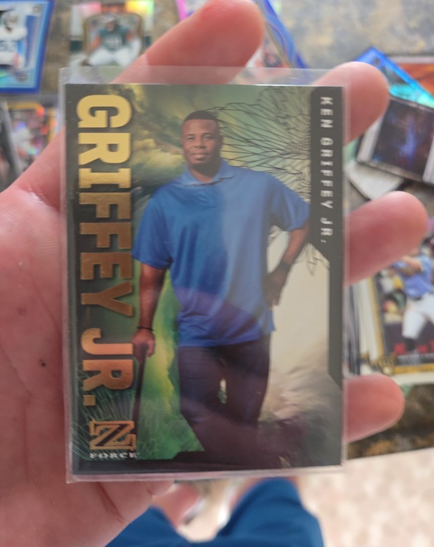 2023 Skybox Metal Universe Champions #Z-42 Ken Griffey Jr. — front