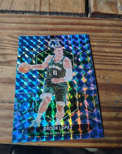 2023-24 Panini Mosaic #112 Brook Lopez — front