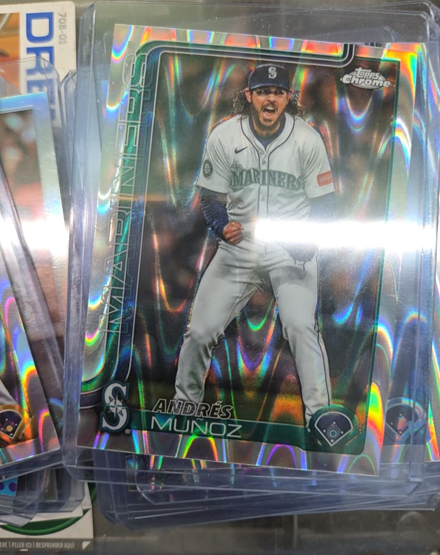 2025 Topps Chrome Update Series #USC108 Andrés Muñoz — front
