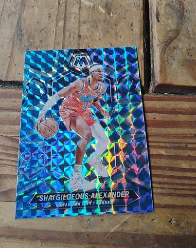 2022-23 Panini Mosaic #4 Shai Gilgeous-Alexander — front