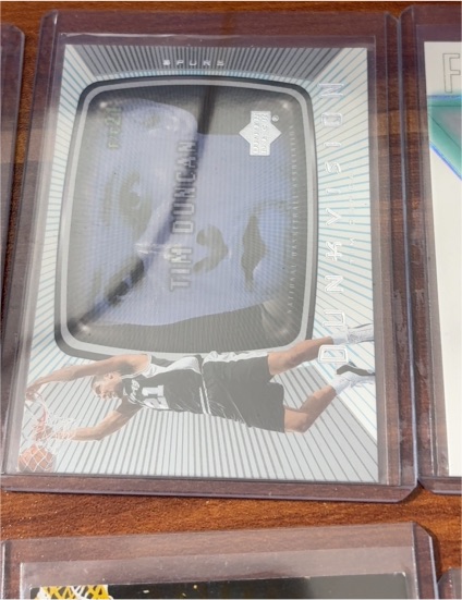 1999-00 Upper Deck Tim Duncan Wild! #W11 — front