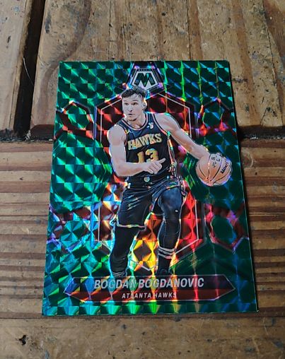 2023-24 Panini Mosaic #24 Bogdan Bogdanovic Green Prizm Atlanta Hawks — front