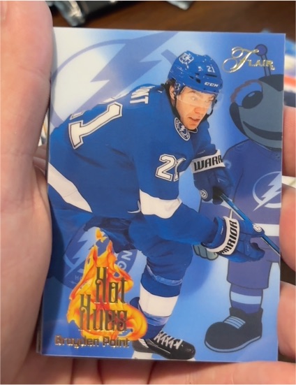 2025-26 Upper Deck Flair #26 Brayden Point Hot Hues — front