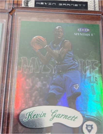 1999-00 Fleer Mystique #66 Kevin Garnett — front