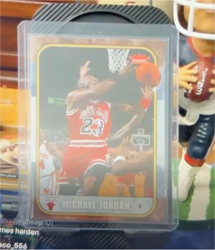 1986 Fleer #8 Michael Jordan — front