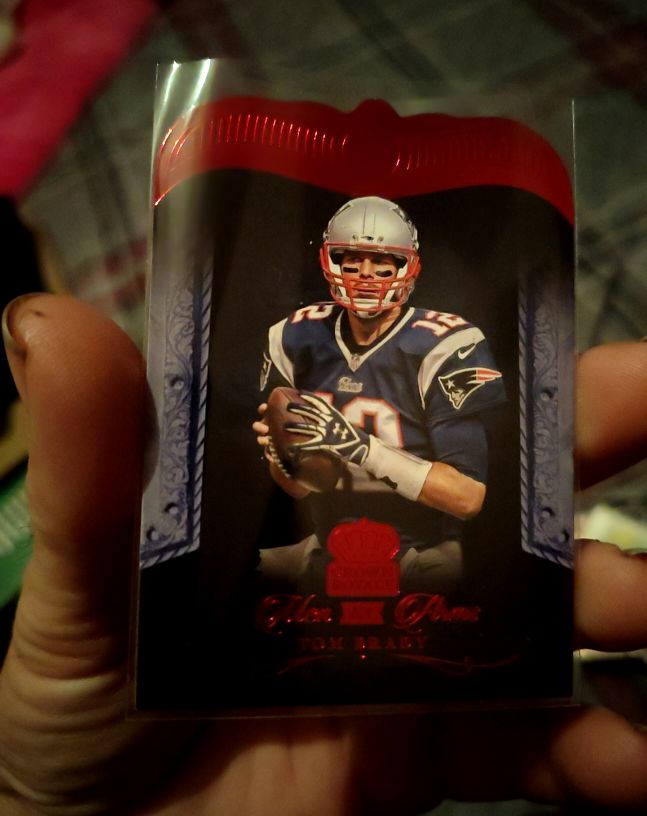 2015 Panini Crown Royale Men at Arms Die-Cuts #MA3 Tom Brady — front