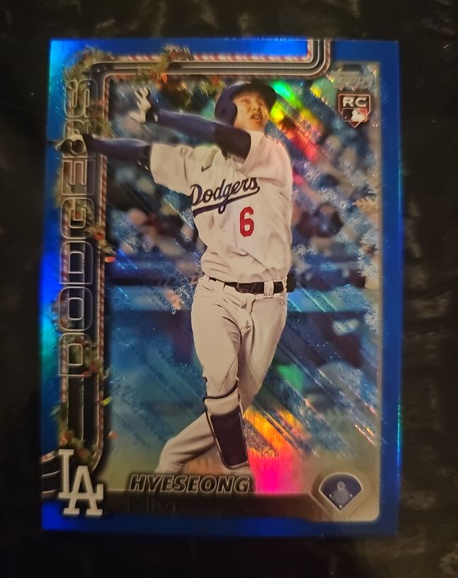 2025 Topps Holiday #H174 Hyeseong Kim — front