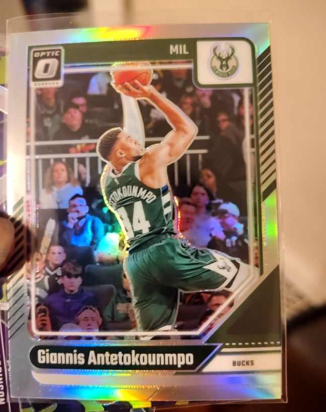 2024-25 Panini Donruss Optic #176 Giannis Antetokounmpo — front
