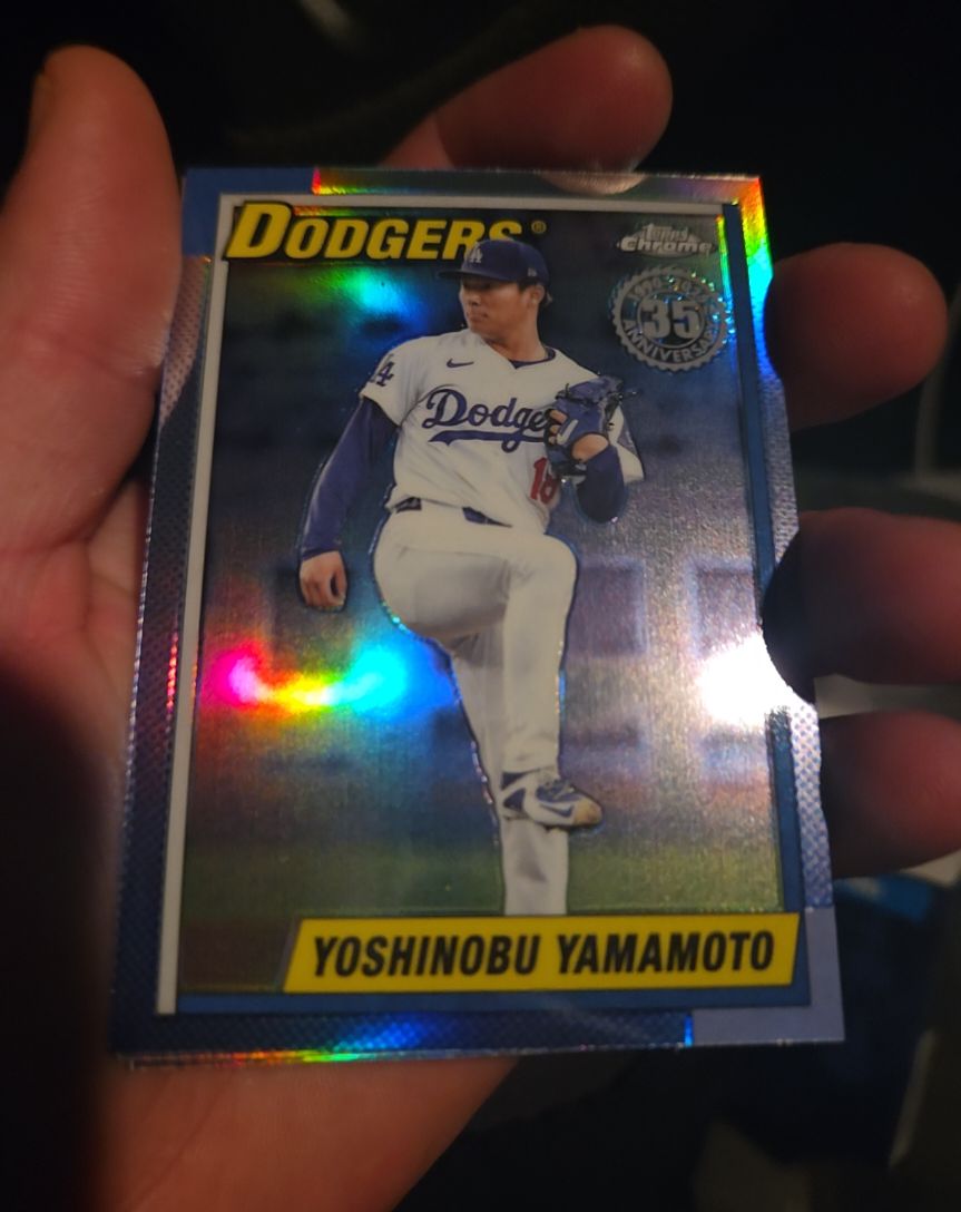 2025 Topps Chrome Update 1990 Insert #90CU-14 Yoshinobu Yamamoto — front
