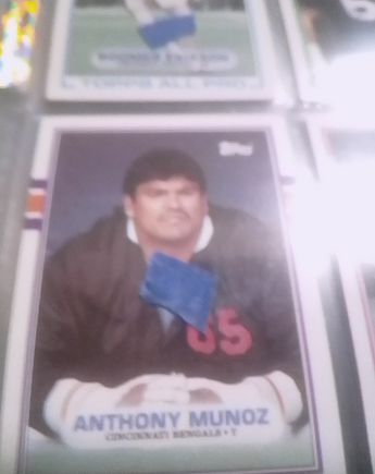 1989 Topps #28 Anthony Munoz — front