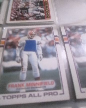 1989 Topps #139 Frank Minnifield — front