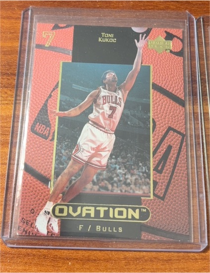 1999-00 Upper Deck Ovation #7 Toni Kukoc — front
