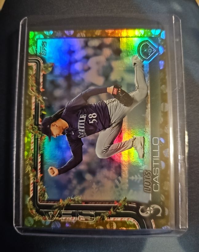 2025 Topps Holiday #H152 Luis Castillo — front