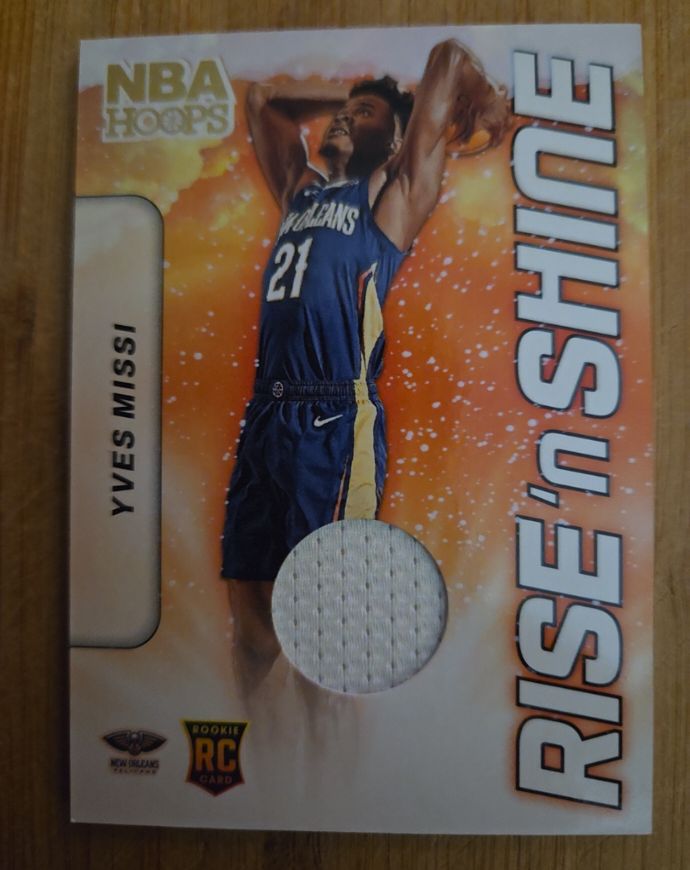 2024-25 Panini NBA Hoops #RSM-YMP Yves Missi Rise N Shine Memorabilia Patch Rookie Card — front