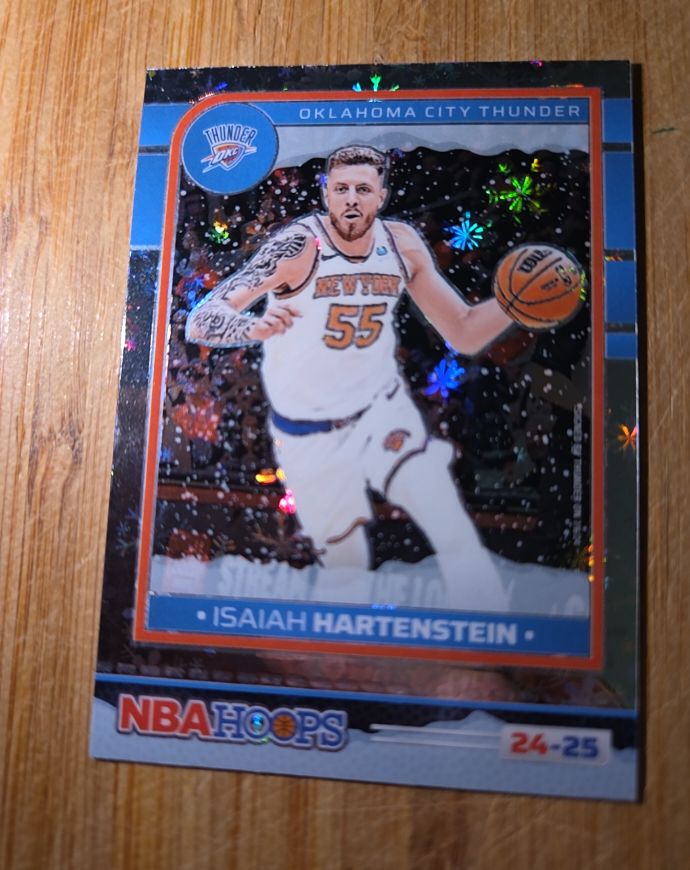 2024-25 Panini NBA Hoops #139 Isaiah Hartenstein — front