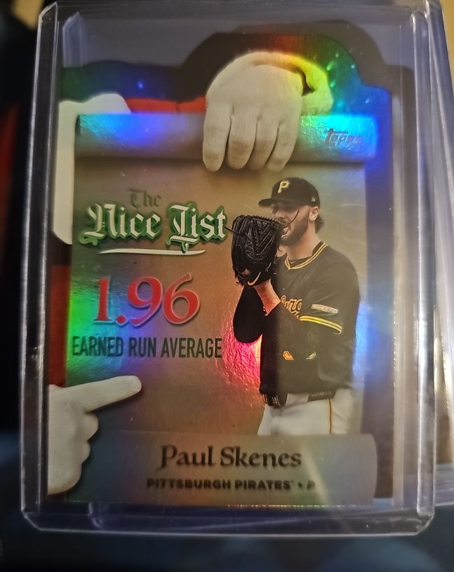 2025 Topps Holiday #MNL-11 Paul Skenes Making the Nice List Pittsburgh Pirates — front