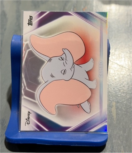 2026 Topps Disney Neon #185 Dumbo — front