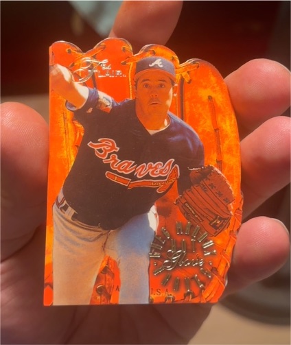 1994 Fleer Flair Hot Gloves Die Cut Insert #5 Greg Maddux — front