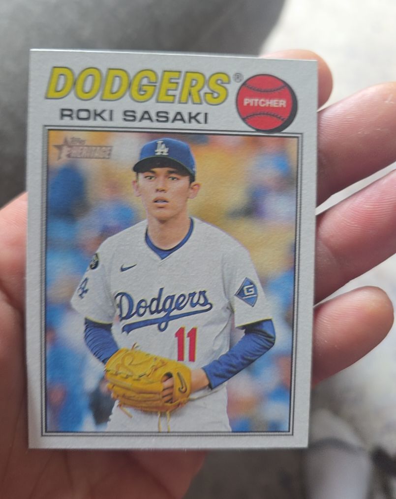 2026 Topps Heritage #39 Roki Sasaki — front