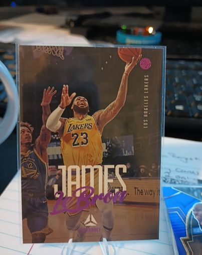 2020-21 Panini Chronicles Luminance #152 LeBron James — front