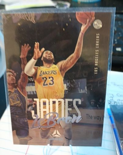 2020-21 Panini Chronicles Luminance #152 LeBron James — front