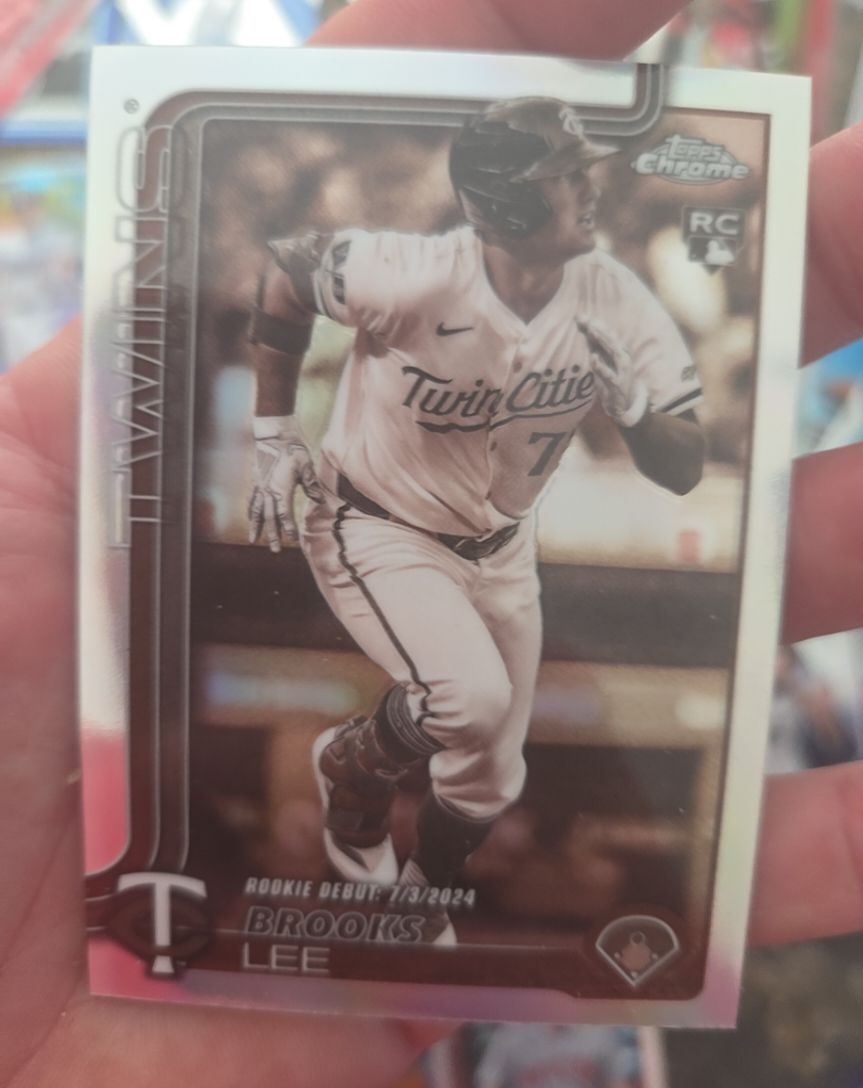 2025 Topps Chrome Update #USC6 Brooks Lee Sepia Refractor Rookie Debut — front