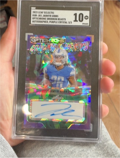 2023 Leaf Eclectic Optichrome Gridiron Beasts Autographed Purple Crystal #OGB-JG1 Jahmyr Gibbs 3/3 — front