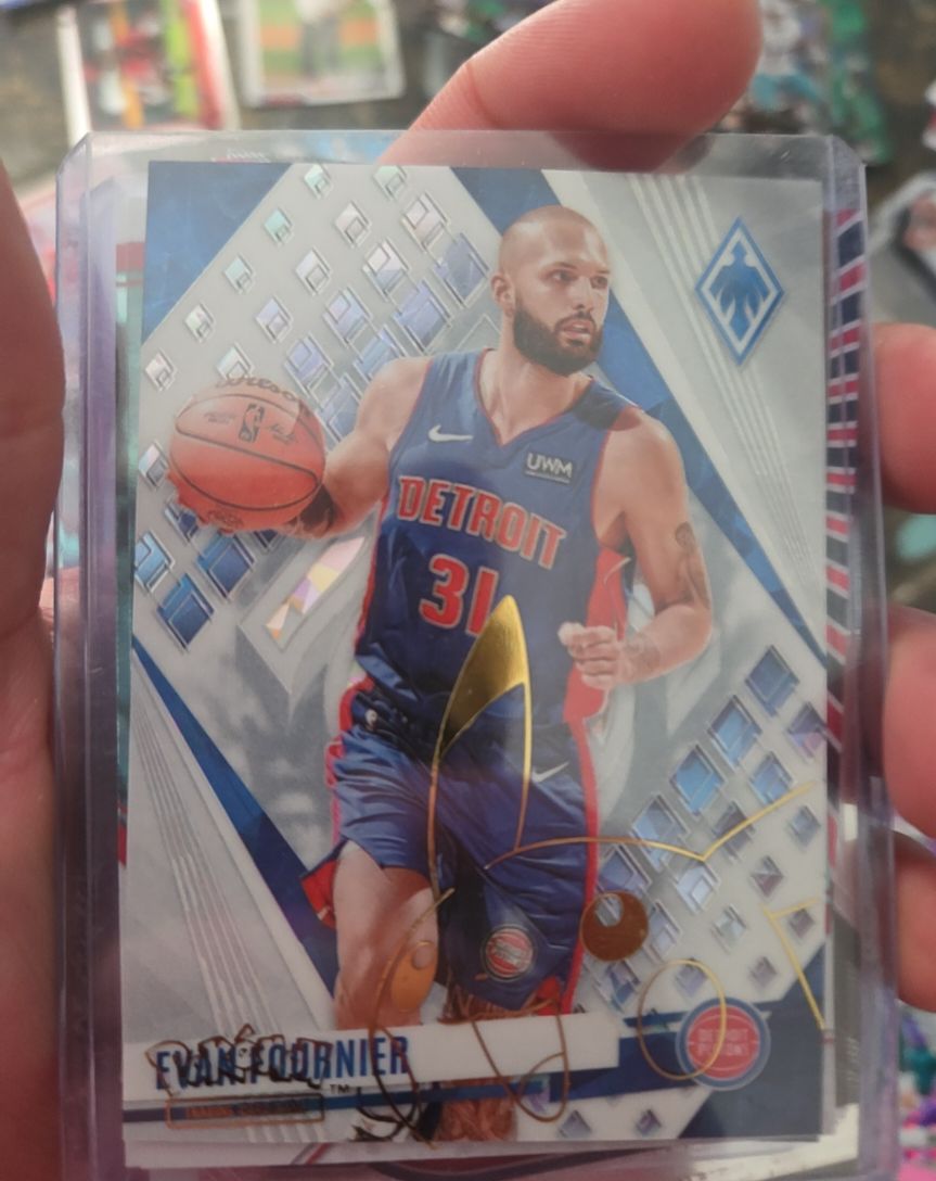 2023-24 Panini Phoenix #226 Evan Fournier — front