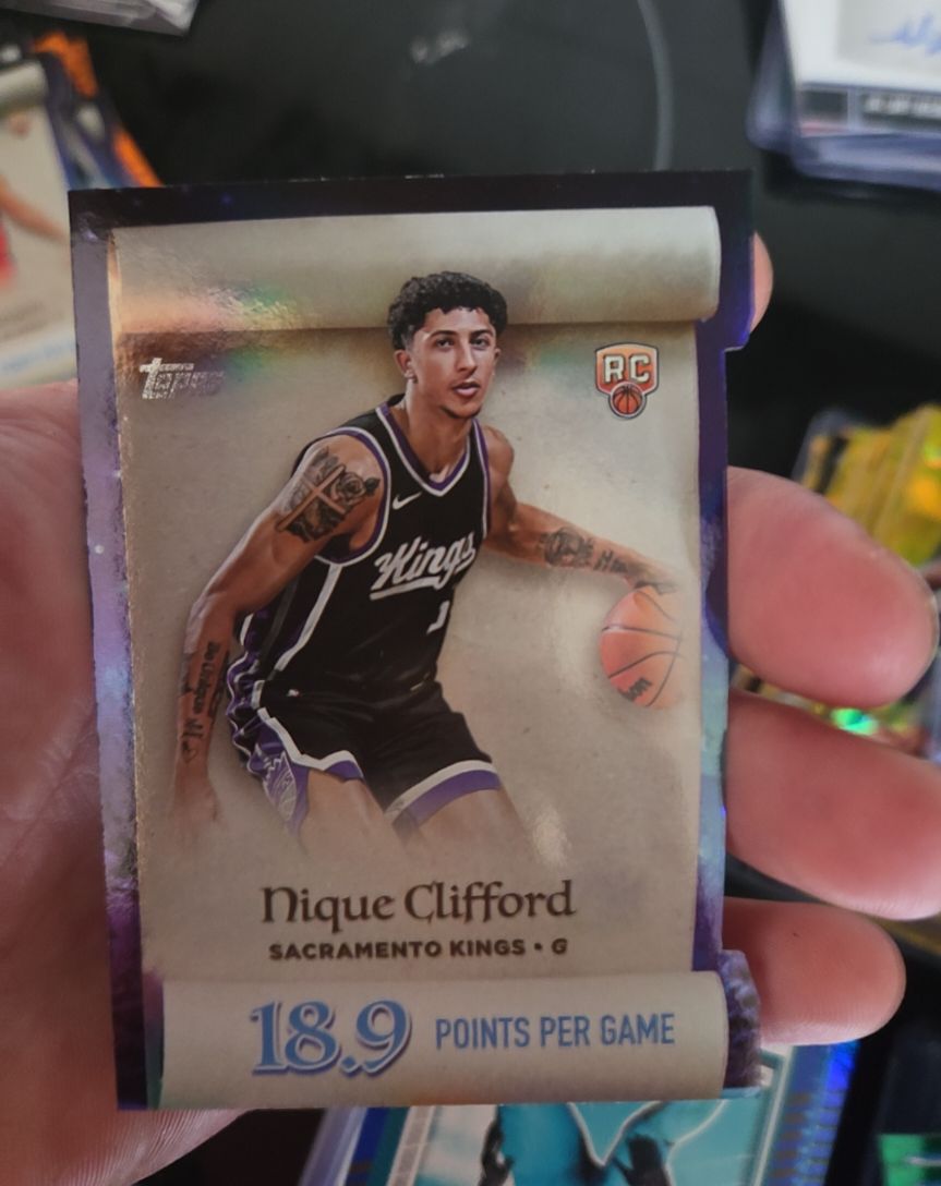 2025-26 Topps Holiday #ML-24 Nique Clifford — front