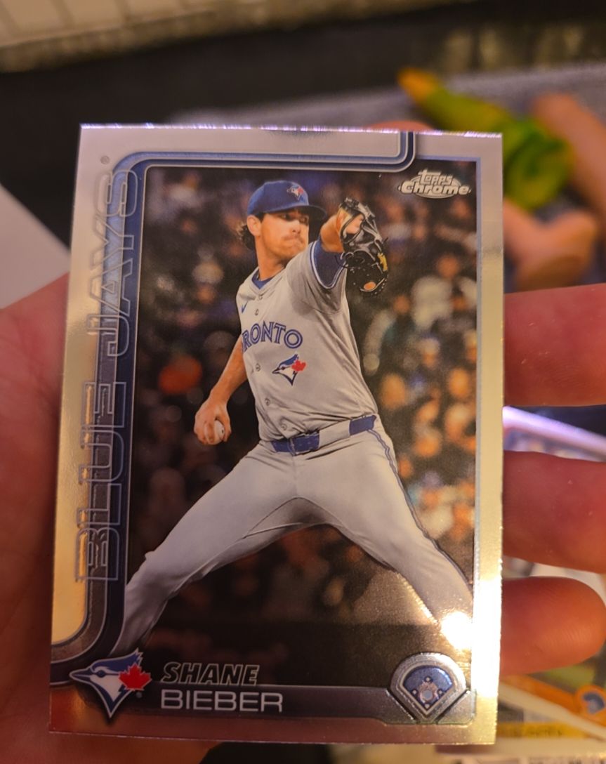 2025 Topps Chrome Update #USC52 Shane Bieber — front