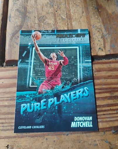 2023-24 Panini NBA Hoops #8 Donovan Mitchell — front