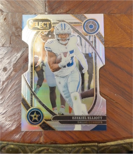 2024 Panini Select #256 Ezekiel Elliott Club Level Silver Prizm Die-Cut — front