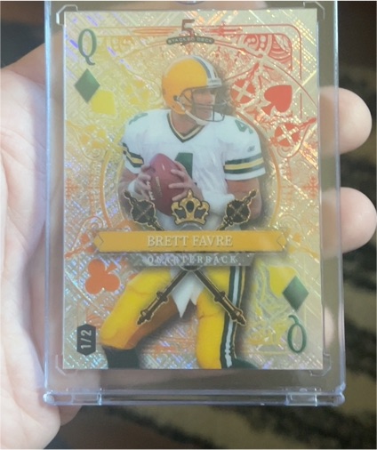2024 Wild Card 5 Card Draw Stacked Deck Queen of Clubs Brett Favre #Q — front