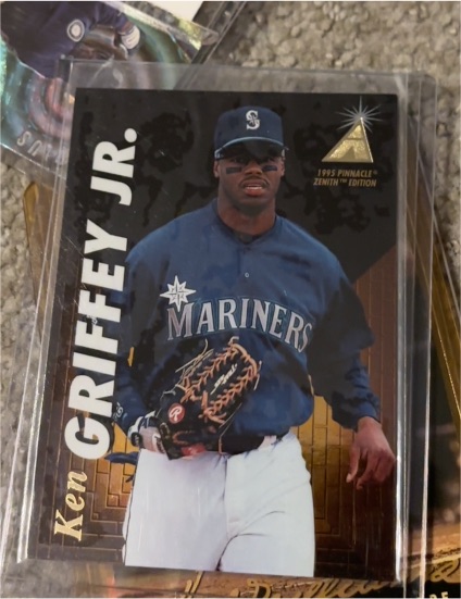 1995 Pinnacle Zenith Edition #61 Ken Griffey Jr. — front