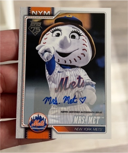 2026 Topps Celebration #M-14 Mrs. Met — front