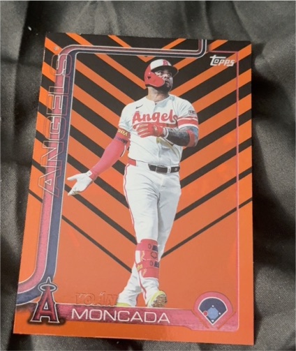 2025 Topps Update #US24 Yoan Moncada Holiday Orange & Black Foil — front