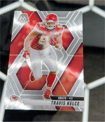 2025 Panini Mosaic #106 Travis Kelce — front